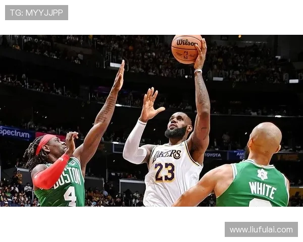 詹姆斯世界波震撼全场再封神夜